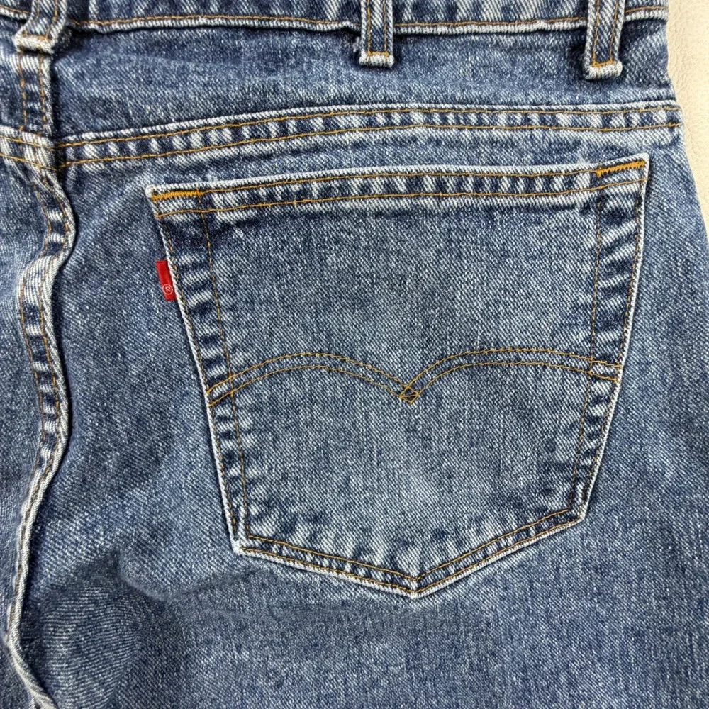Vintage Levis 550 Relaxed Fit Tapered Leg Jeans Mens 38x32 Blue 1993 USA